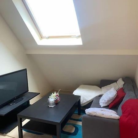 Studio Meuble Dans Une Maison Limay Kültér fotó