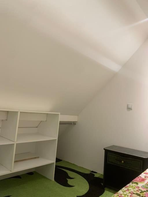 Studio Meuble Dans Une Maison Limay Kültér fotó