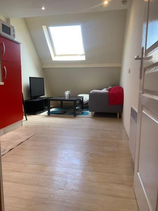 Studio Meuble Dans Une Maison Limay Kültér fotó